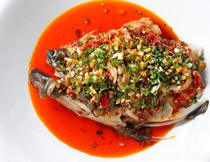 One MICHELIN-starred restaurant The Chairman champions Cantonese cuisine using organic ingredients sourced from local farmers and fishermen.