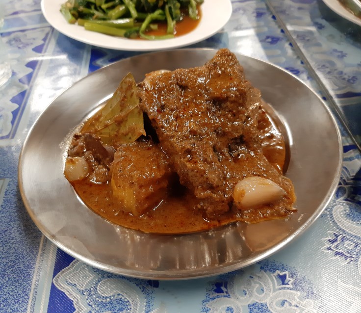plaza khao gaeng massaman curry edit.jpg