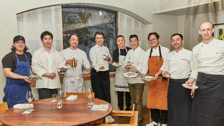 Yannick Alleno (4th from left), Mingoo Kang (5th from left) and top chefs in Seoul (Photo: Bar&Dining)
