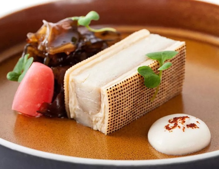 One new Hong Kong restaurant is recognised with the MICHELIN Green Star — Mora. (Photo: Mora)
