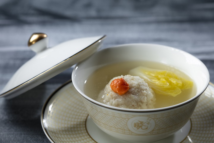 The Huaiyang Garden is the only restaurant newly awarded with One MICHELIN Star in Macau this year. Helmed by the renowned culinary master chef Zhou, the kitchen team excels in sophisticated Huaiyang fare. (Photo: The Huaiyang Garden)