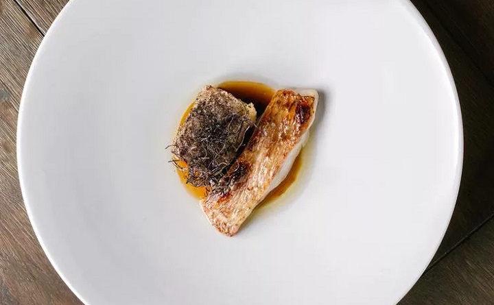 The 2023 MICHELIN Guide Young Chef Award is given to Steve Lee from one MICHELIN Starred Hansik Goo. (Photo: Hansik Goo)