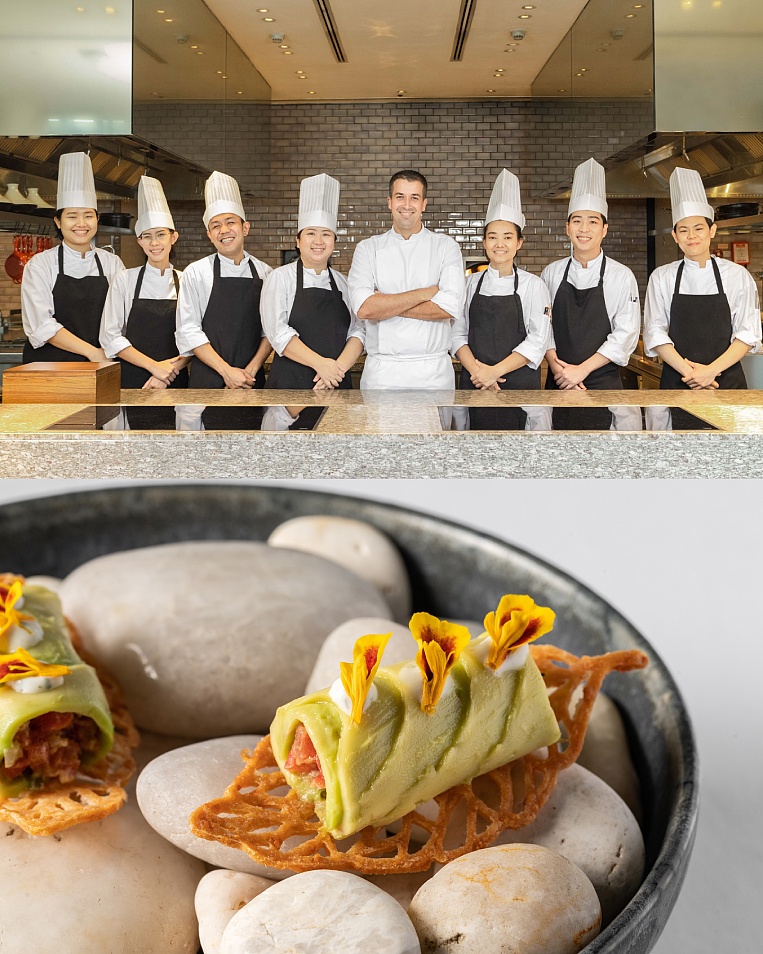 Chef Tadeo and his team. (© Embassy Room)