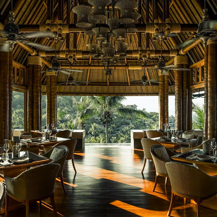Enjoy an alfresco dining at Koh Thai Kitchen at the Four Seasons. (© N/A Koh Thai Kitchen)