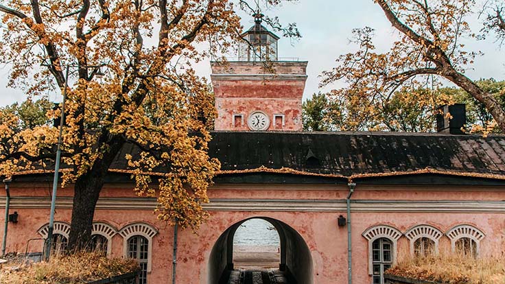 The Suomenlinna Main Gate Clock Tower, one of the area's many sights. © Vitalii Fursov/iStock