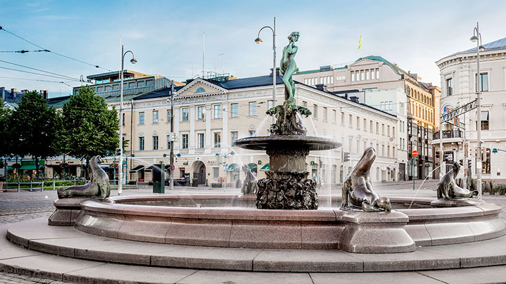 Havis Amanda Fountain and its historic statue. © Finetones/iStock
