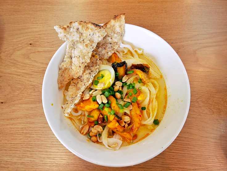 Mi Quang, also known as 'my Quang,' is a rice noodle dish with fish, and a famous specialty from Central Vietnam. (© Shutterstock)