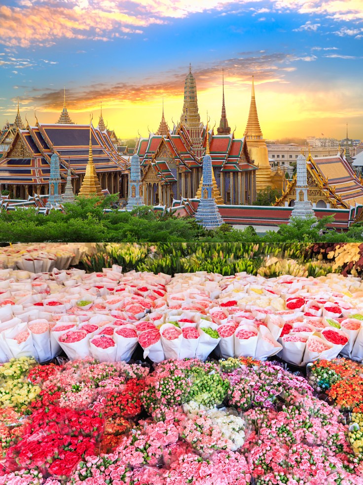 The iconic Grand Palace and the flower market. (© Shutterstock)