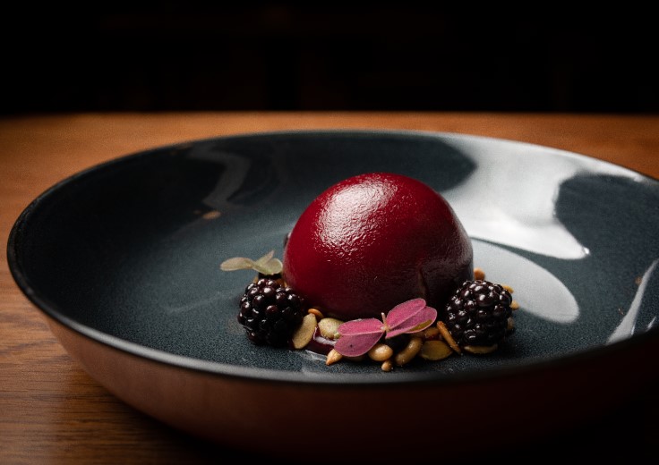 An enticing dessert from Thomas in the Pontcanna neighbourhood. © Glyn Rainer