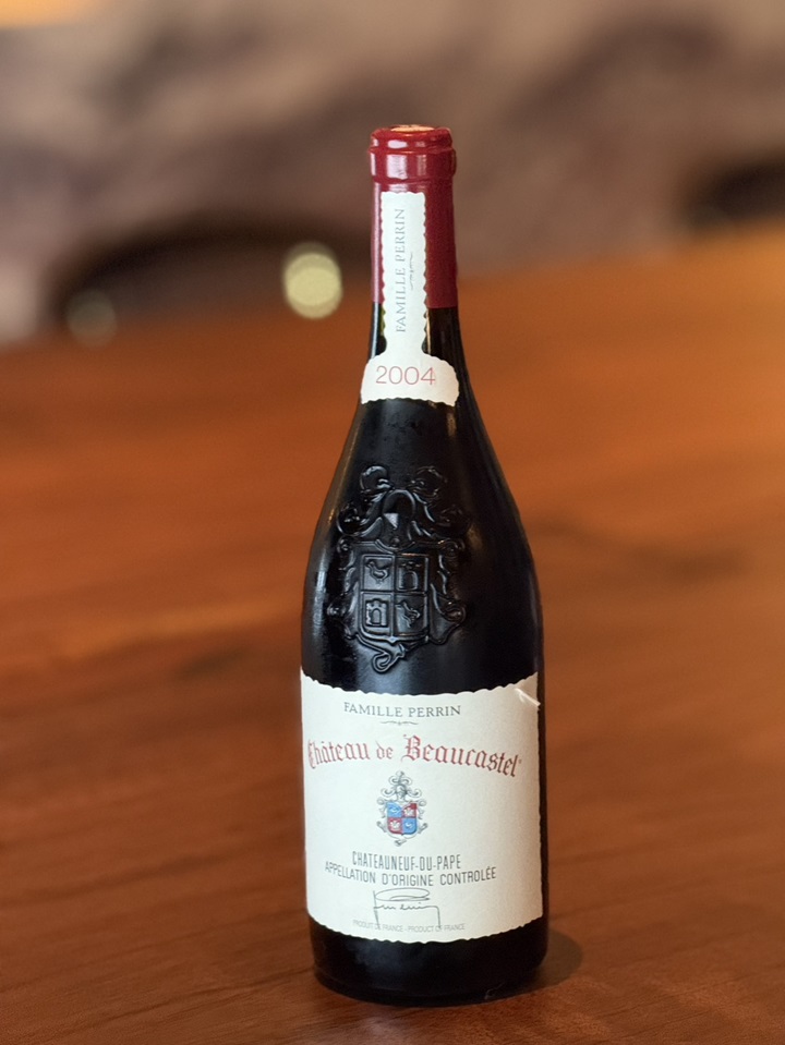 2004 Château de Beaucastel, Châteauneuf-du-Pape, Rhône 法國隆河教皇新堡布卡斯特堡2004.jpg